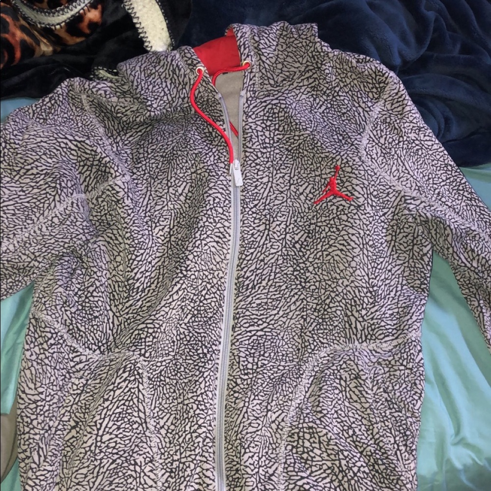 Sweatshirt